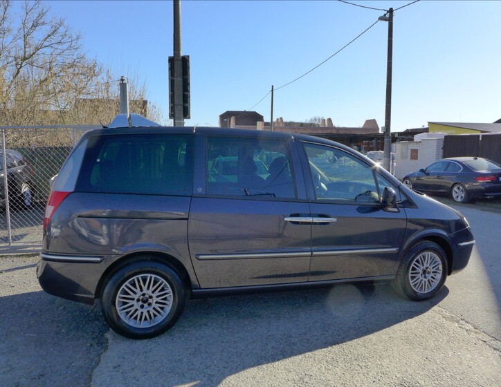 Lancia Phedra 5