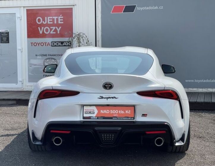 Toyota Supra 10