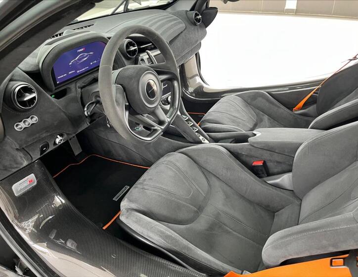 McLaren 720S 6