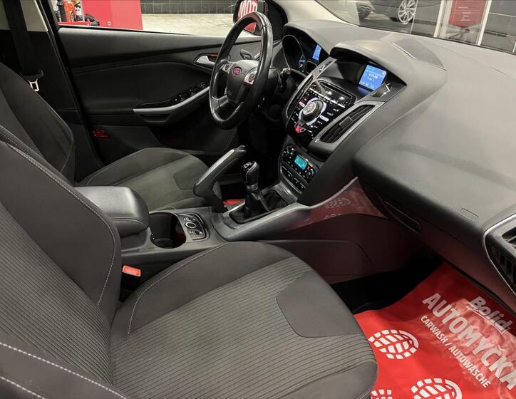 Ford Focus 10