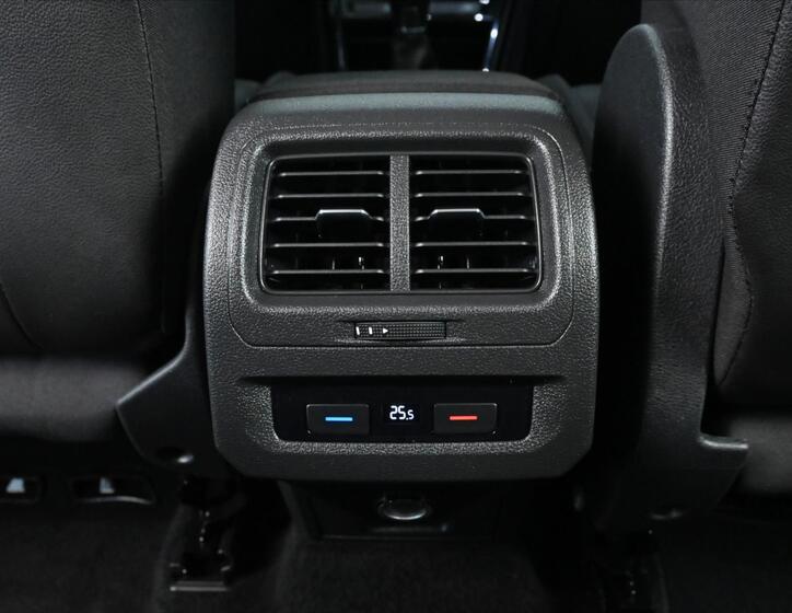Volkswagen Touran 23