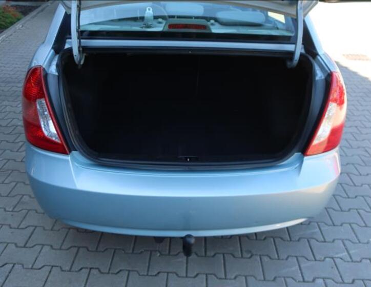 Hyundai Accent 24