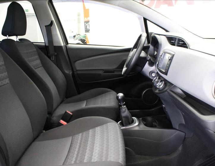 Toyota Yaris 12