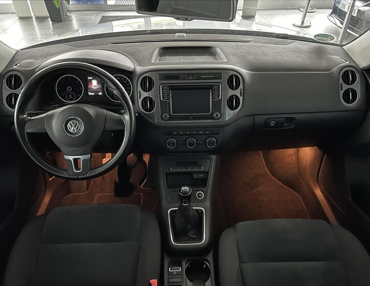 Volkswagen Tiguan 8