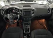 Volkswagen Tiguan 8