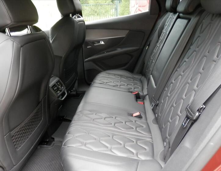 Peugeot 3008 16