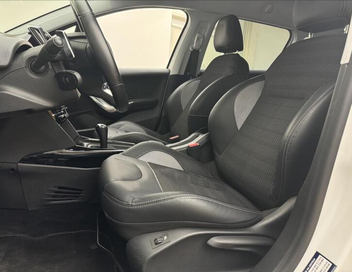 Peugeot 2008 25