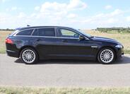 Jaguar XF 8