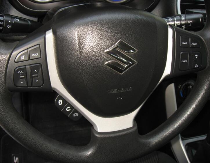 Suzuki S-Cross 31