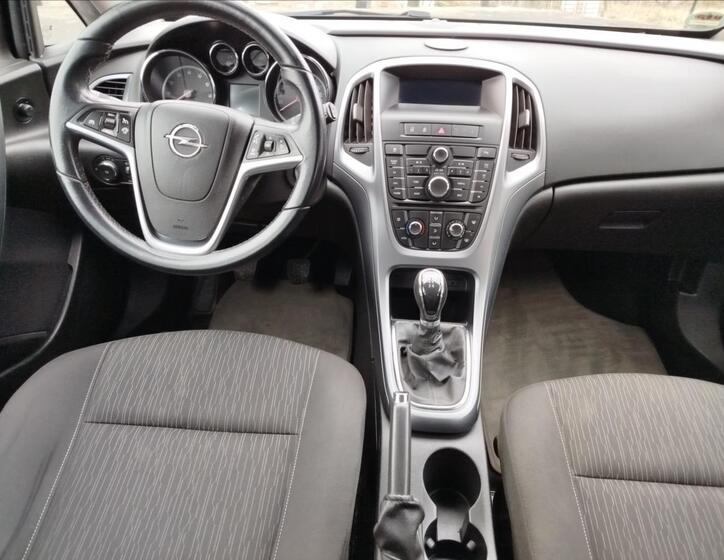 Opel Astra 6