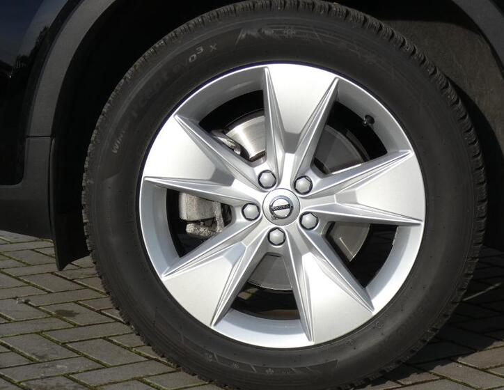Volvo XC40 25