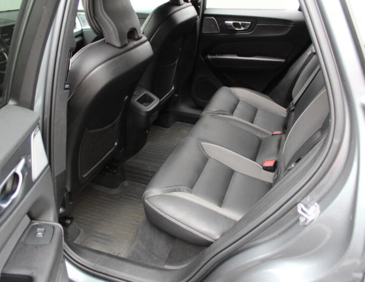 Volvo XC60 8