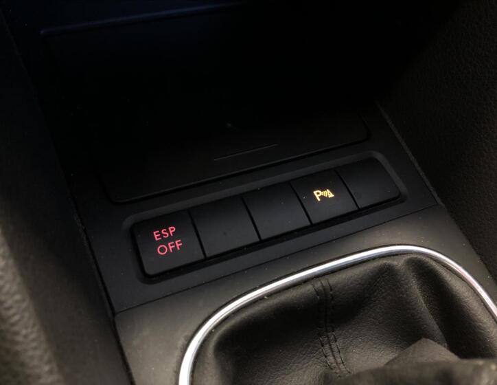 Volkswagen Golf 23