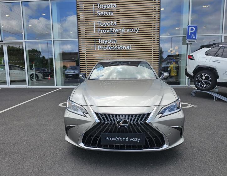 Lexus ES 300h 4