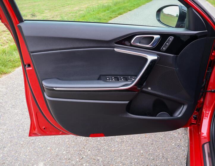 KIA ProCeed 11