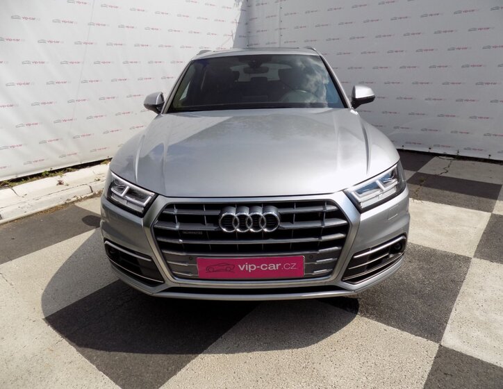 Audi Q5 4