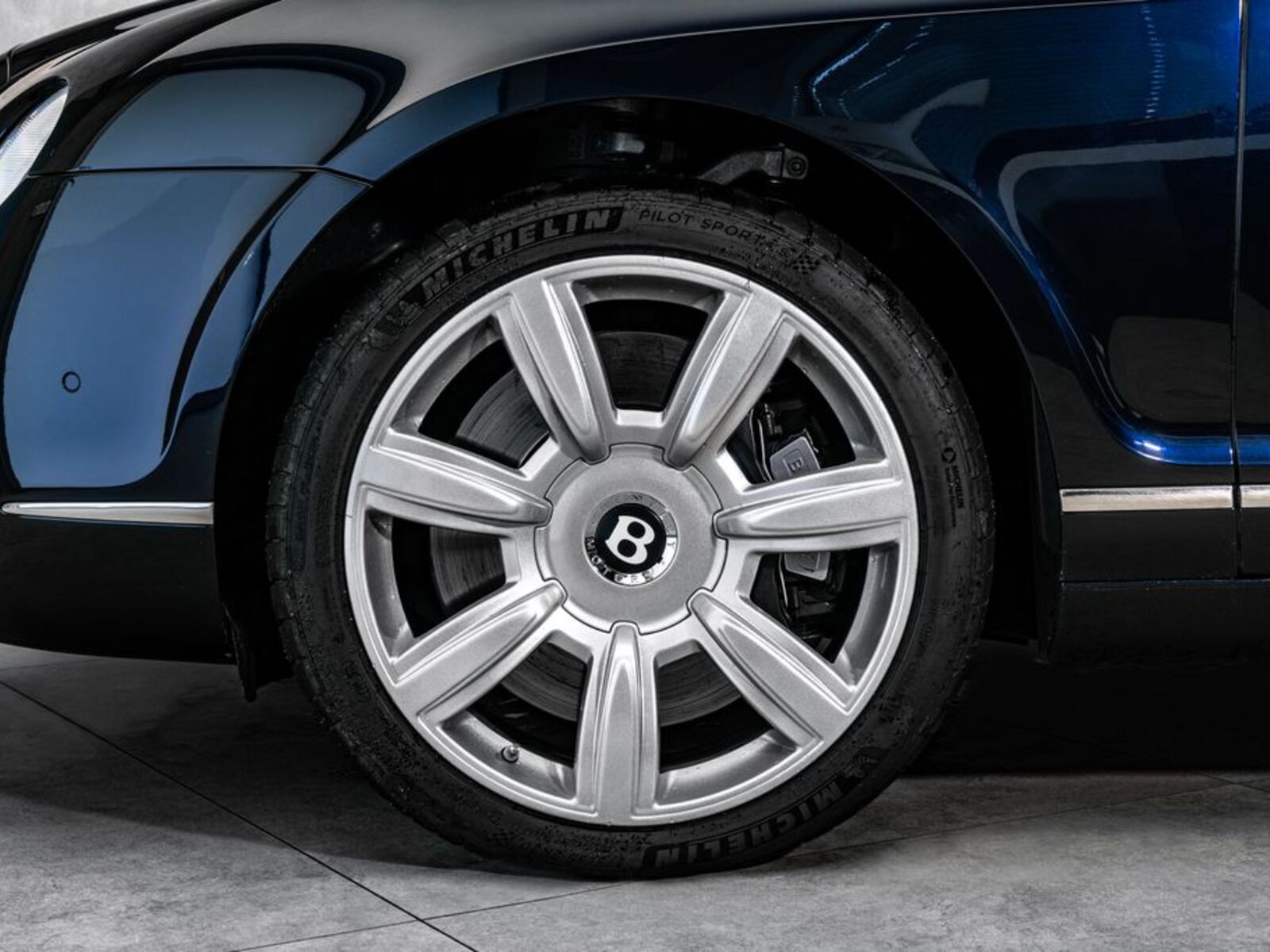 Bentley Flying Spur 2
