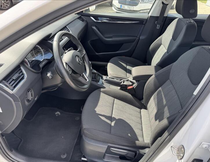 Škoda Octavia 9