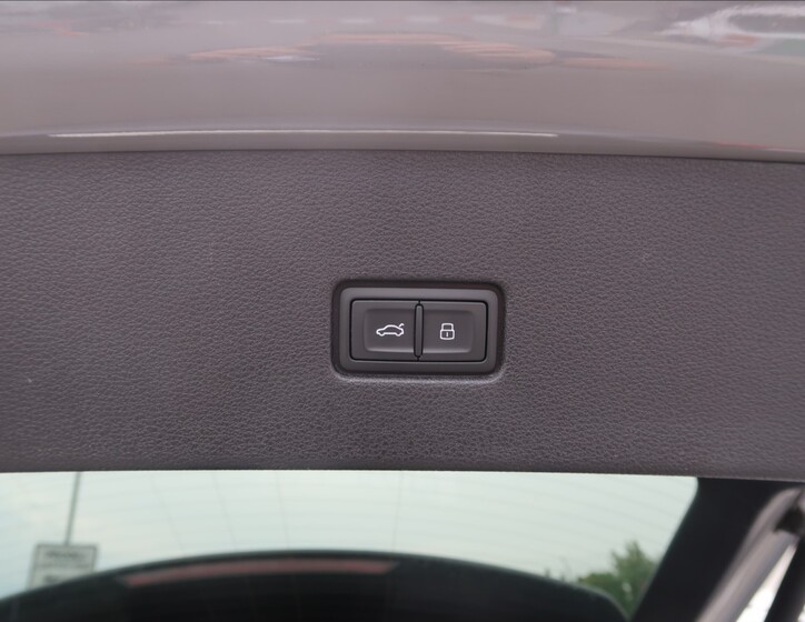 Audi Q8 22
