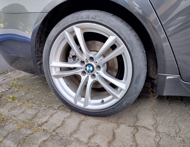 BMW Řada 7 23