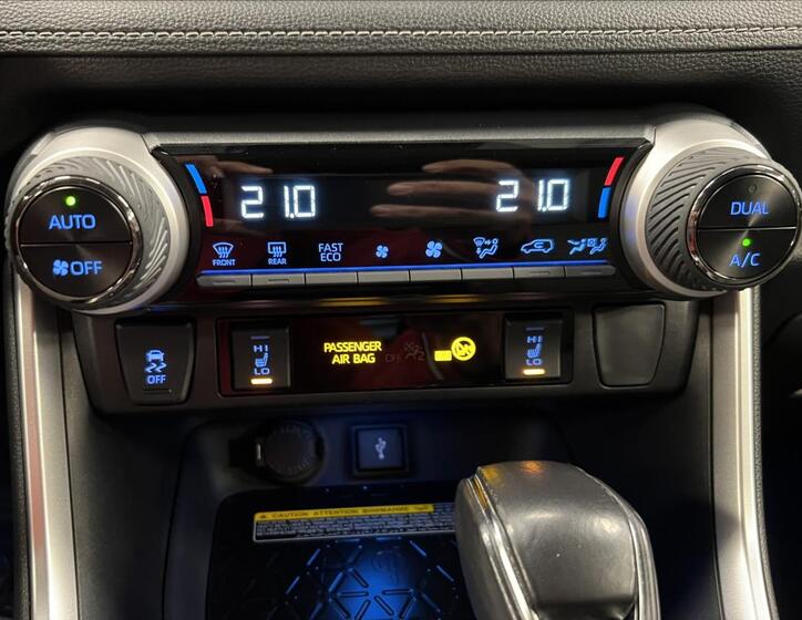Toyota RAV4 6