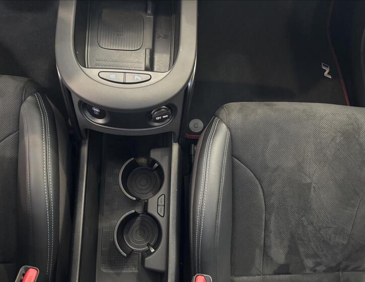 Hyundai IONIQ 13