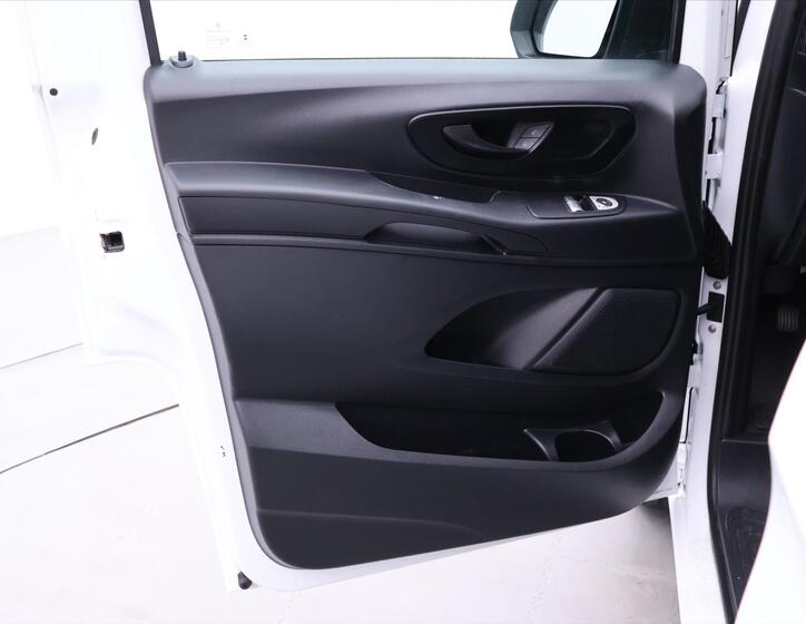 Mercedes-Benz Vito 12