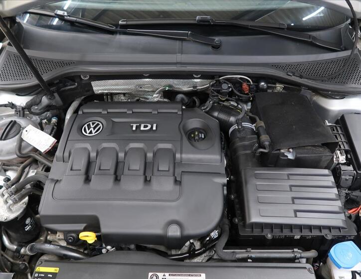 Volkswagen Passat 9