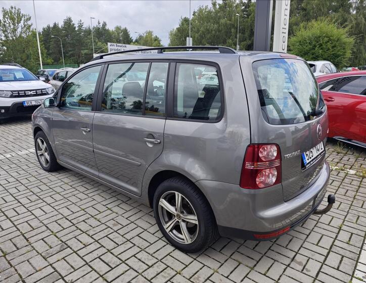 Volkswagen Touran 4