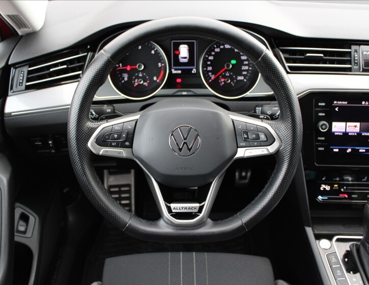 Volkswagen Passat 9