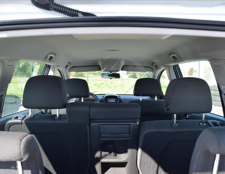 Opel Zafira 26