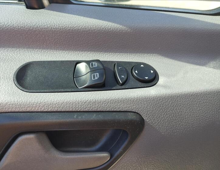 Volkswagen Crafter 12