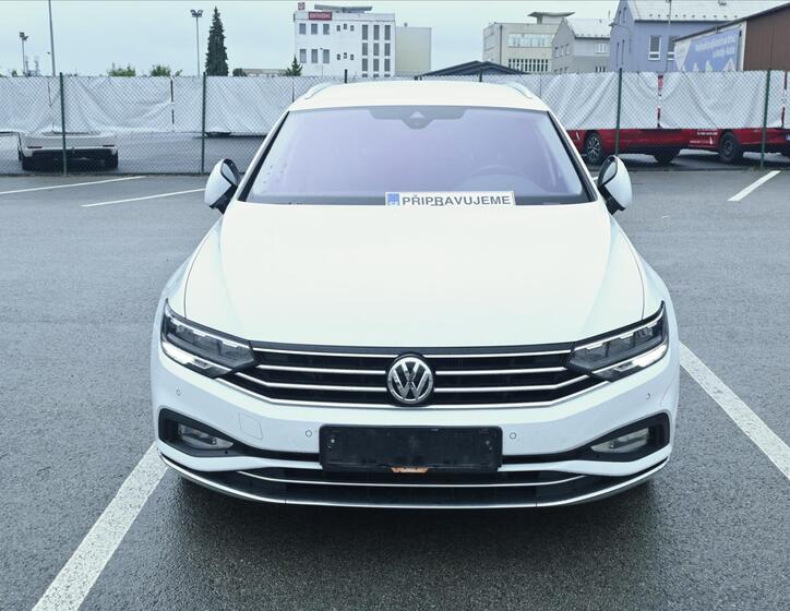 Volkswagen Passat 1