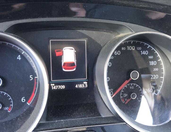 Volkswagen Touran 4