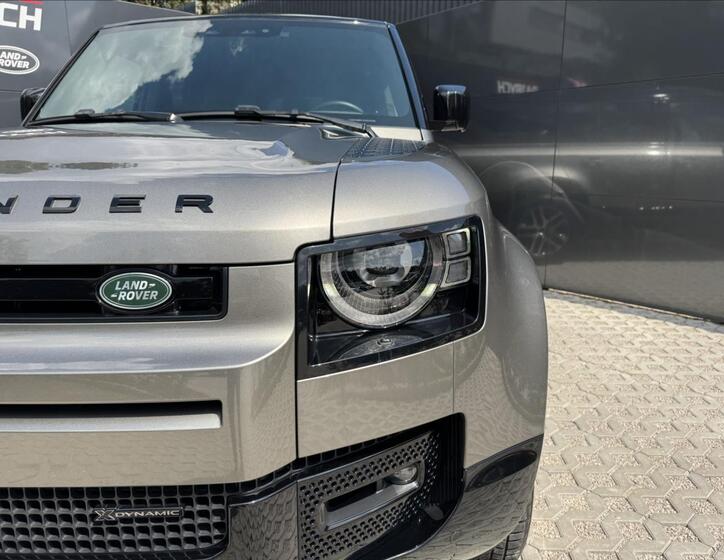 Land Rover Defender 31