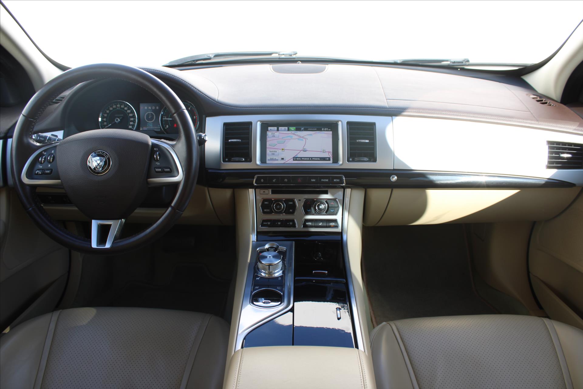 Jaguar XF