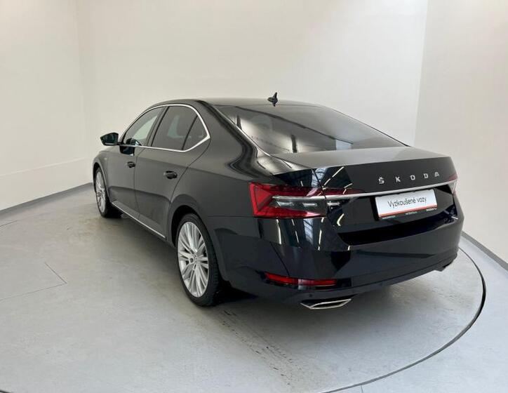 Škoda Superb 11