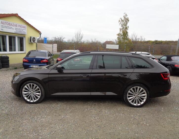 Škoda Superb 8