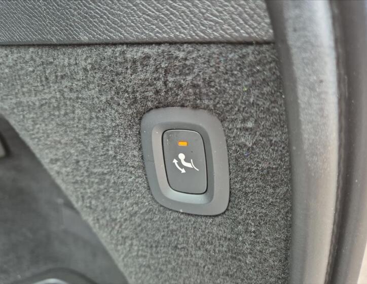 Volvo XC90 11