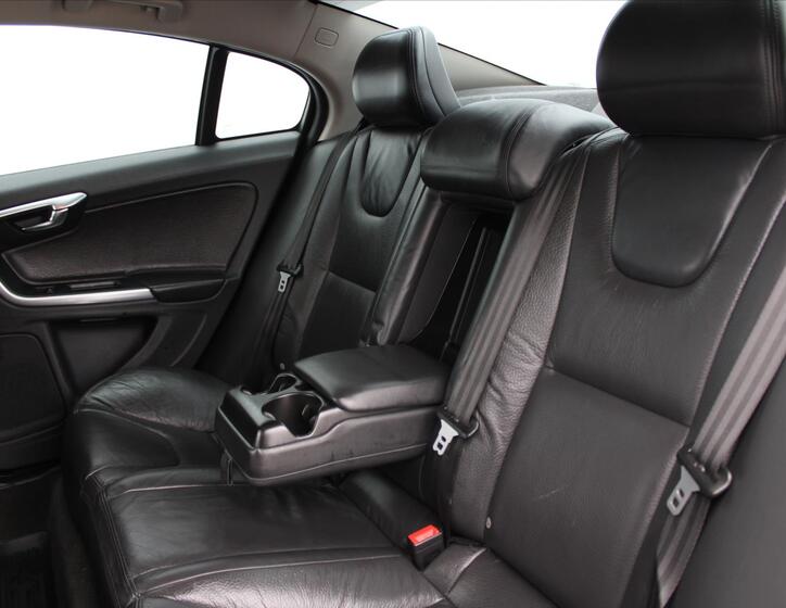 Volvo S60 11