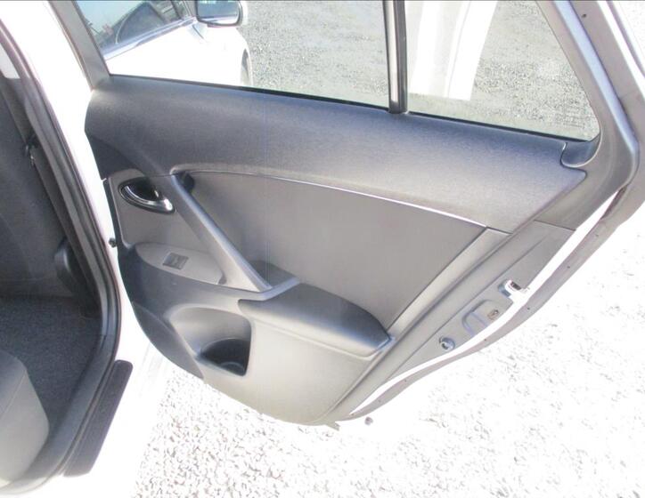 Toyota Avensis 12