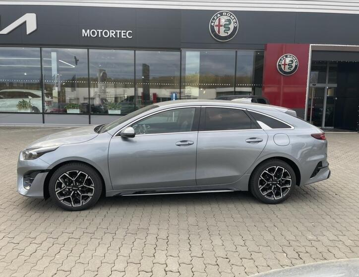 KIA ProCeed 4