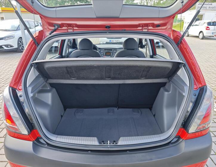KIA Rio 12