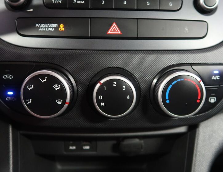 Hyundai i10 17