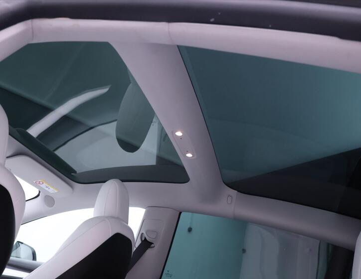 Tesla Model 3 30