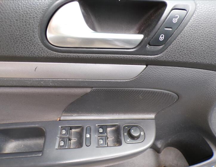 Volkswagen Golf 17