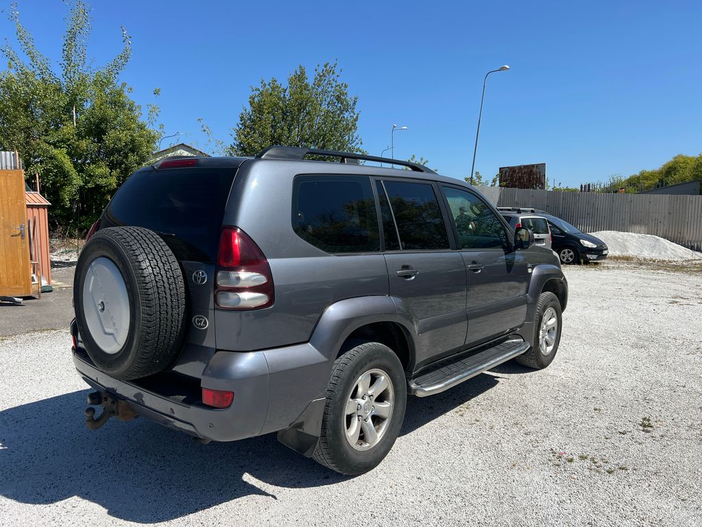 Toyota Land Cruiser
