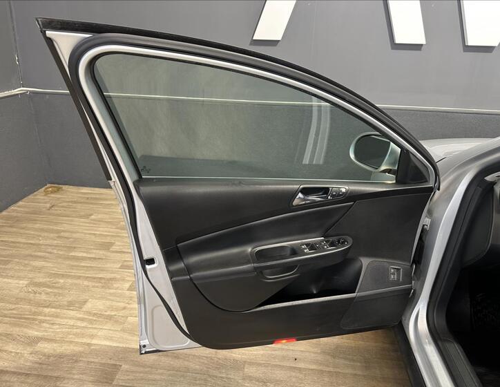Volkswagen Passat 10