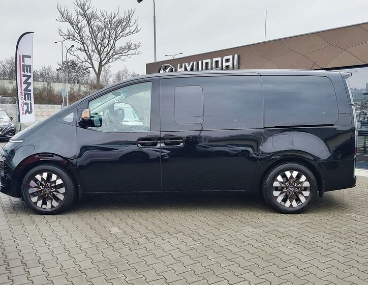 Hyundai Staria 8