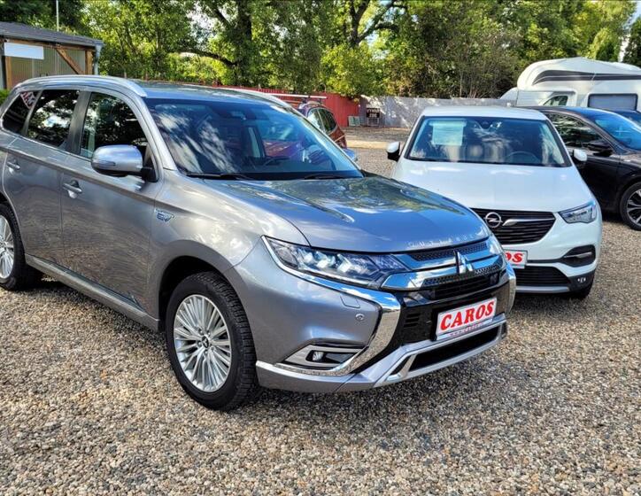 Mitsubishi Outlander 2